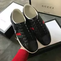 baskets paire de chaussures gucci femmes cowhide embossing black